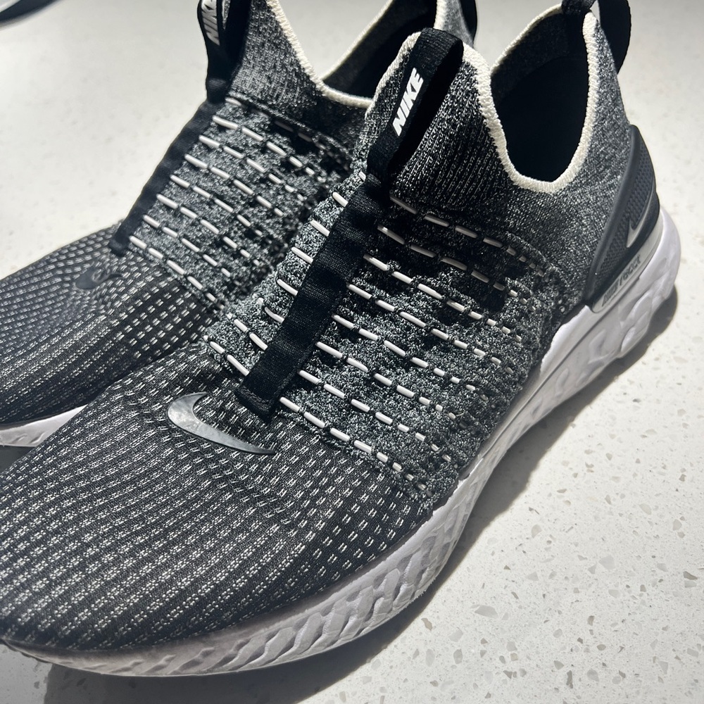 Nike Phantom Run 2 Running Shoes